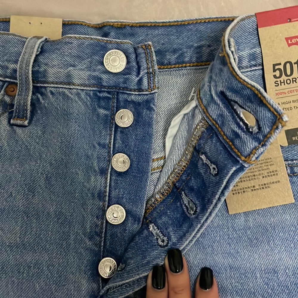 Women Levi’s 501 Distressed Denim Shorts - Picture 3 of 8